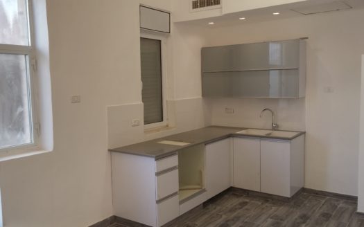 Affaire a saisir! Plein coeur de Rehavia joli 2 pieces