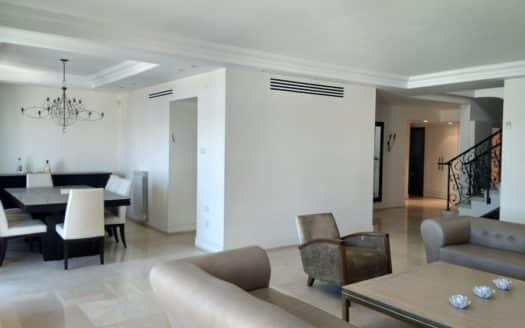 Luxurious 5 bedroom penthouse with amazing views of Jerusalem in Holyland!