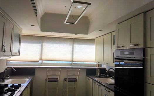 Luxurious 5 bedroom penthouse with amazing views of Jerusalem in Holyland!