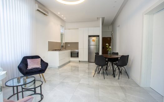 Beautiful 2 room apartment, Keren Kayemet st in Rechavia