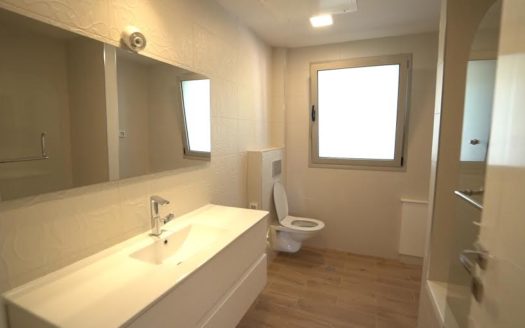 Appartement 4 pieces neuf dans un petit immeuble Boutique a Nayot