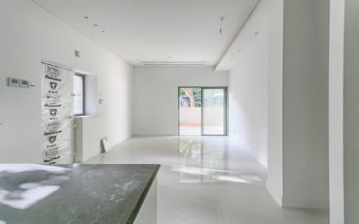 Beautiful garden apartment 3 rooms in a new building in Rechavia!