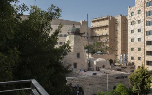 In a new building! Luxury 2 bedroom apartment in the heart of Rechavia!