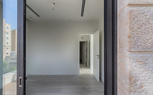 In a new building! Luxury 2 bedroom apartment in the heart of Rechavia!