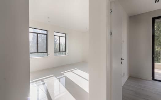 In a new building! Luxury 2 bedroom apartment in the heart of Rechavia!