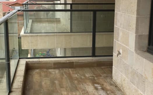 Appartement 5 pieces dans un nouvel immeuble avec une vue exceptionnelle!!