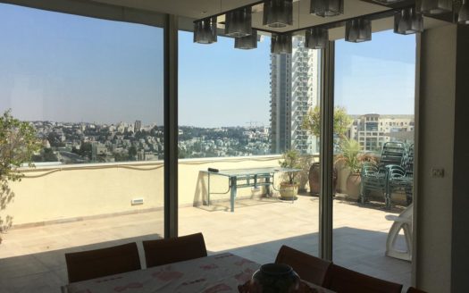 Magnifique penthouse a vendre a Ramat Sharet!