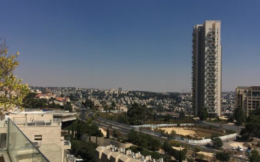 Magnifique penthouse a vendre a Ramat Sharet!
