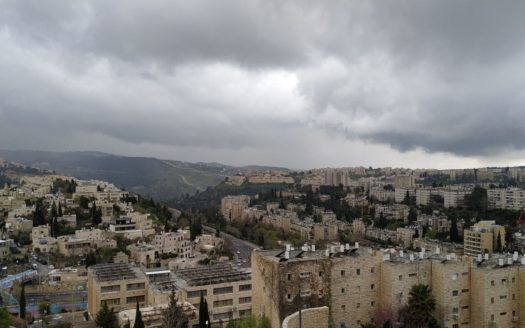 Bel appartement 4 pieces a vendre dans un nouvel immeuble, Ramat Sharet!