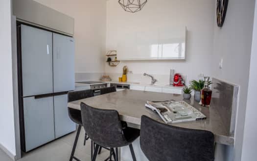 Magnifique penthouse 3 pieces avec piscine privee au coeur de Bakaa!