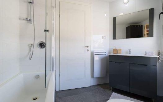 Au coeur du centre ville appartement 3 pièces  entièrement meublé!