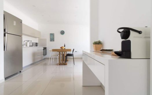 Au coeur du centre ville appartement 3 pièces  entièrement meublé!