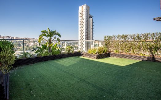 Penthouse de rêve a louer a Holyland entièrement meuble!