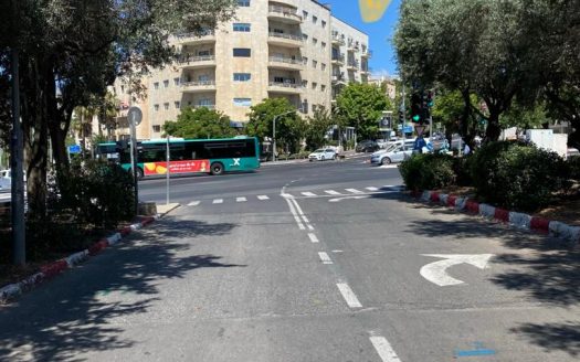 Beautiful 4 rooms for sale in Talbiyeh (Private land)