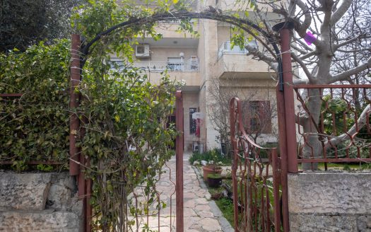 Amazing garden apartment 3 rooms in Mekor Haim for sale!