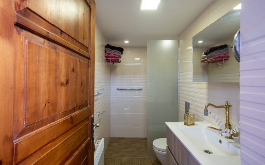 Amazing garden apartment 3 rooms in Mekor Haim for sale!