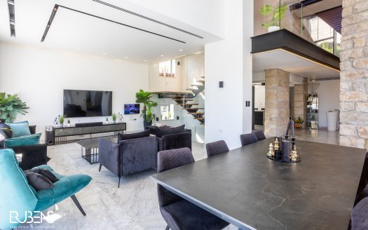 THE MOST BEAUTIFUL HOUSE IN JERUSALEM!