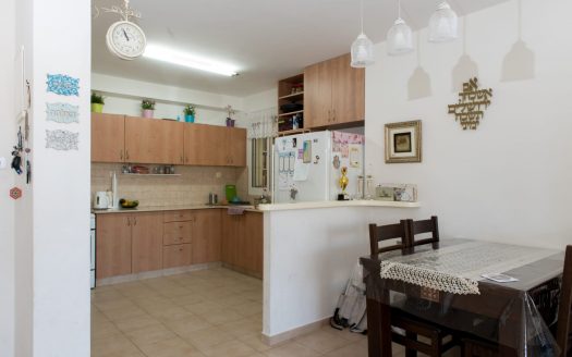 3.5 rooms for sale in Har Homa