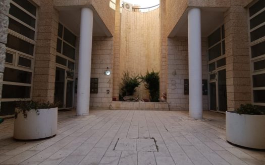3.5 rooms for sale in Har Homa